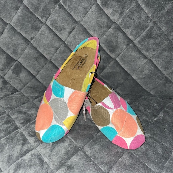 Slip On Flat Tennis Shoes - Picture 2 of 6